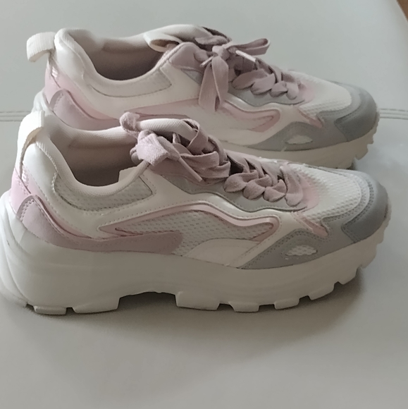 Zara Lug Sole Pieced Platform Sneakers, Size 8.5 Multi-Color - Picture 2 of 3